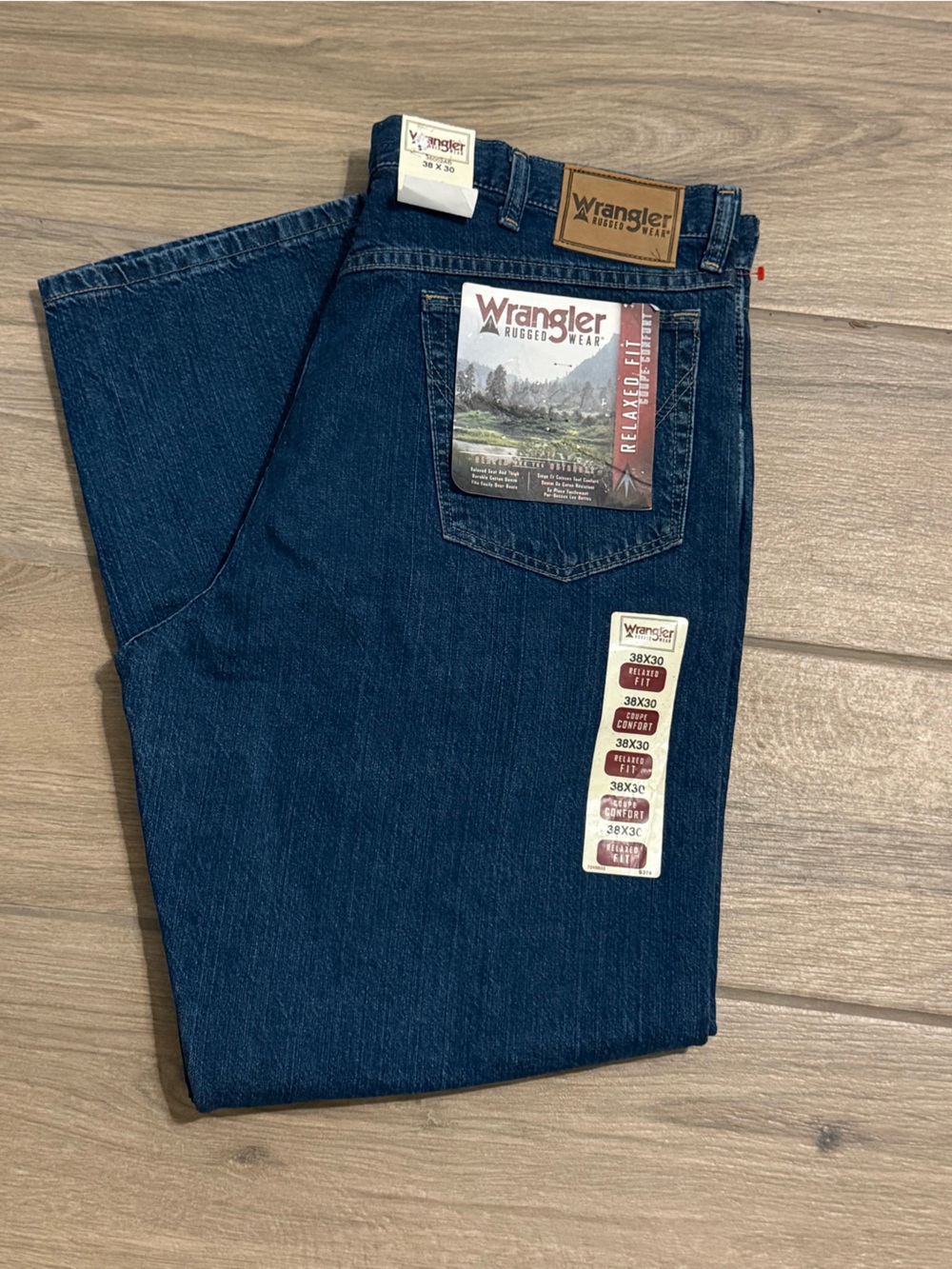 Wrangler Men's Indigo Relaxed Jeans 38 x 30
